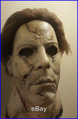 Dela Torre -Rob Zombie Michael Myers mask Buried