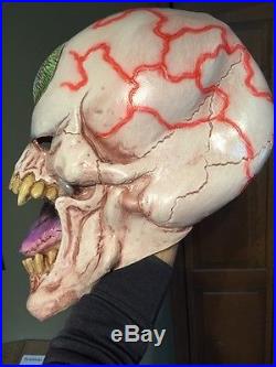 Distortions Unlimited Monster Of The Month Blink Mask