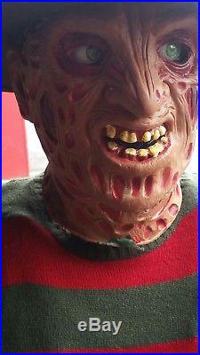 Freddy Krueger animatronic (Gemmy)