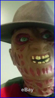 Freddy Krueger animatronic (Gemmy)