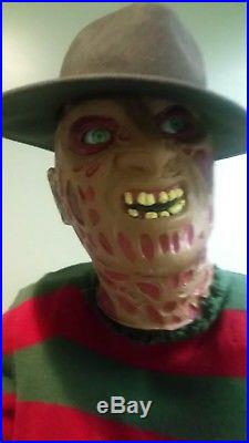 Freddy Krueger animatronic (Gemmy)