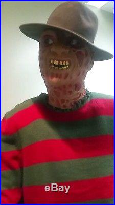 Freddy Krueger animatronic (Gemmy)