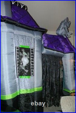 Gemmy Airblown Inflatable 9 Ft Halloween Haunted House With Lights And Sounds