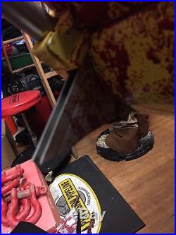 Gemmy Lifesize 6ft Leatherface Halloween Prop Texas Chainsaw Massacre