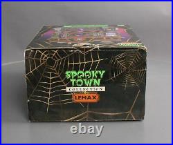 Lemax 75495 Spooky Town Carlof's Costumes & Masks EX/Box