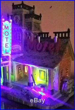 MINT Retired RED RIVER MOTEL #75491, Lemax Spooky Town Collection Halloween