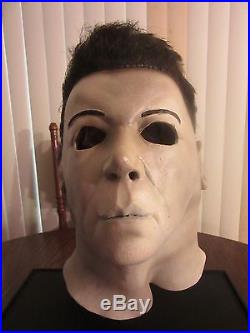 Michael Myers Cinema Secrets Official Latex Halloween Mask with Tag- Mint