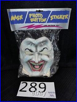 NEW Vintage 1960s Batman Joker 3 Piece Action Set (Mask, Photo Button, Sticker)