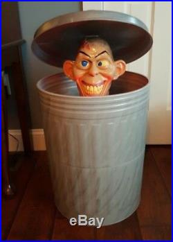 Rare ANIMATED GARBAGE CAN MAN Halloween Prop HAUNTED HOUSE