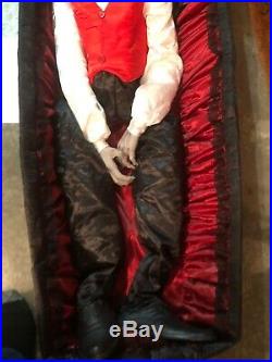 Rare Life Size Animated Vampire In Coffin Dracula / Grandin Road Halloween
