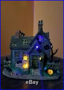 SEE VIDEO! Spooky Town Vicki Cattery Black Cat Haunted House Halloween Village