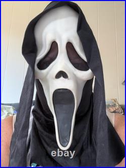 VTG Fun World White Scream Mask Hood Gen 2 Halloween Costume Prop