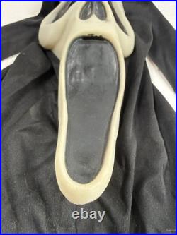 VTG Fun World White Scream Mask Hood Gen 2 Halloween Costume Prop