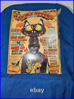 Vintage Kooky Spooks Costume withTV Star ISHY BAT Giant Blow-Up Costume Kit-in box Vintage Kooky Spooks Costume withTV Star ISHY BAT Giant Blow-Up Costume Kit-in box