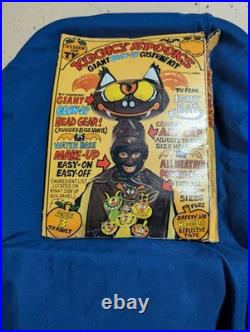 Vintage Kooky Spooks Costume withTV Star ISHY BAT Giant Blow-Up Costume Kit-in box Vintage Kooky Spooks Costume withTV Star ISHY BAT Giant Blow-Up Costume Kit-in box
