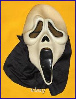 Vintage Scream Costume Gen 2 Mask Ghost Face Scream Stalker 1997 TB2